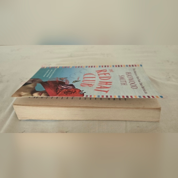 The Red Hat Club - Picture 5 of 6